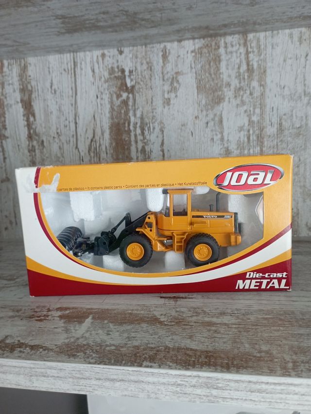 Máquina con pala quitanieves