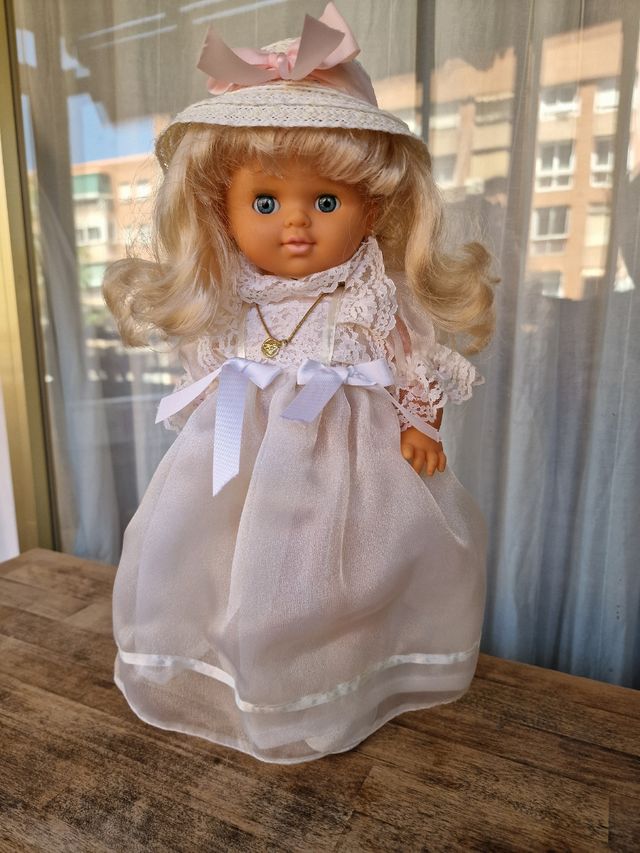 Muñeca habladora antigua años 80