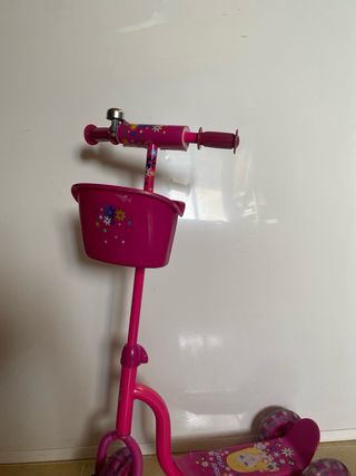 Patinete infantil con ruedines 