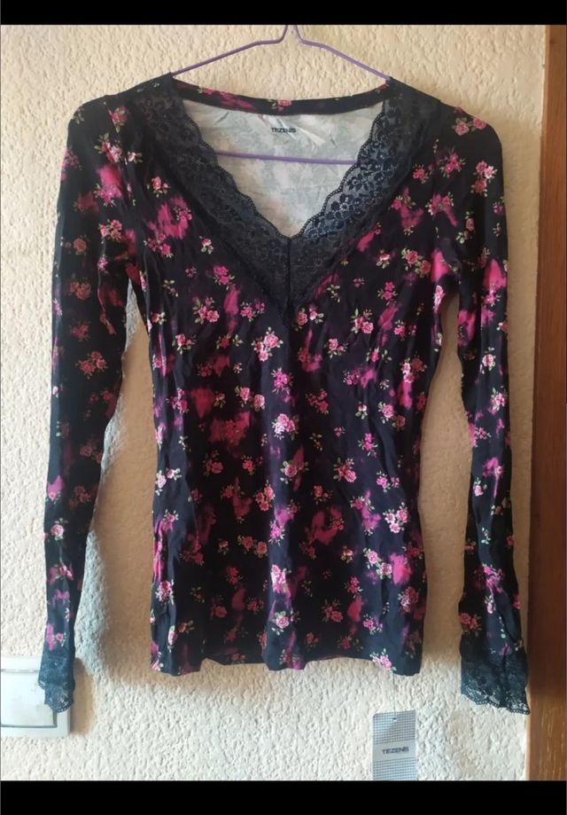 Camiseta florecitas NUEVA