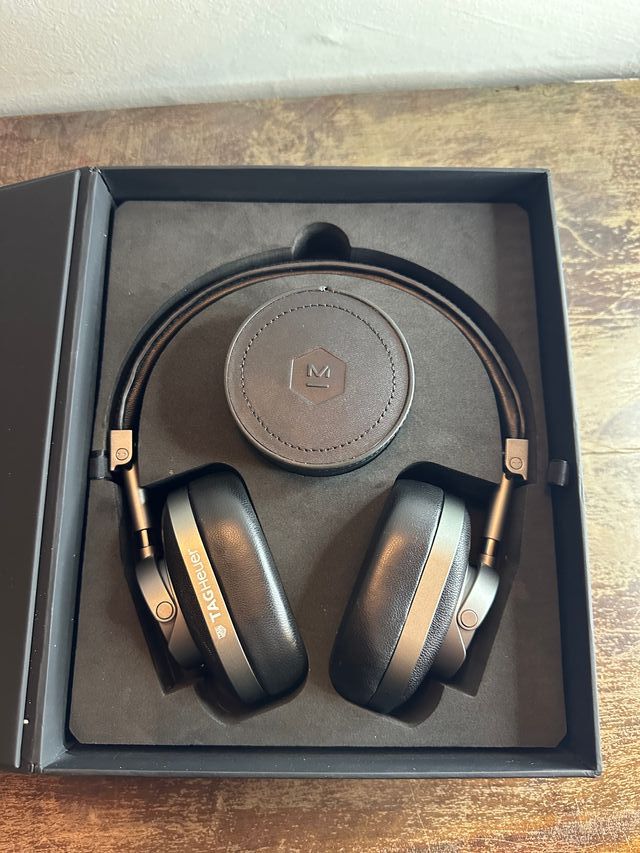 gadgets Tag Heuer: cuffie + cassa + chiavetta usb