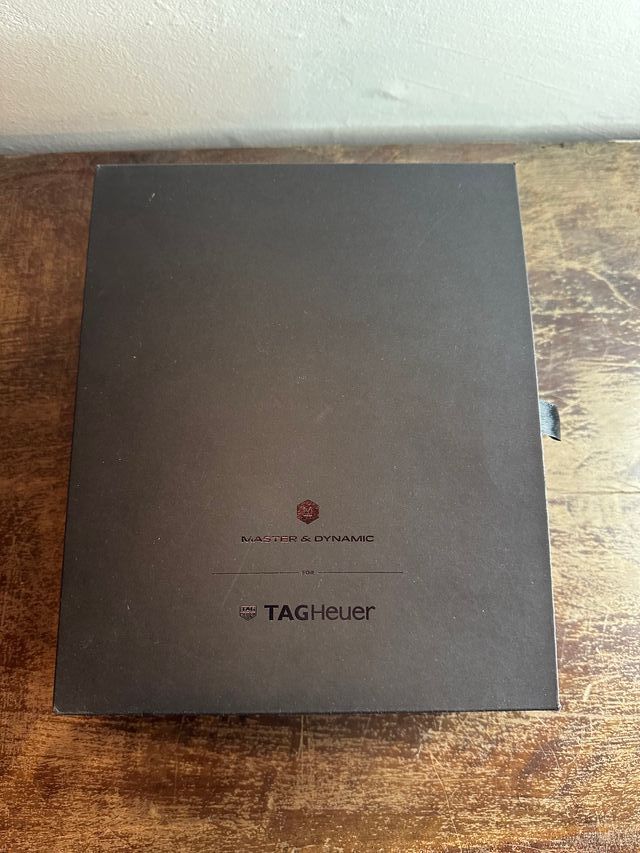 gadgets Tag Heuer: cuffie + cassa + chiavetta usb