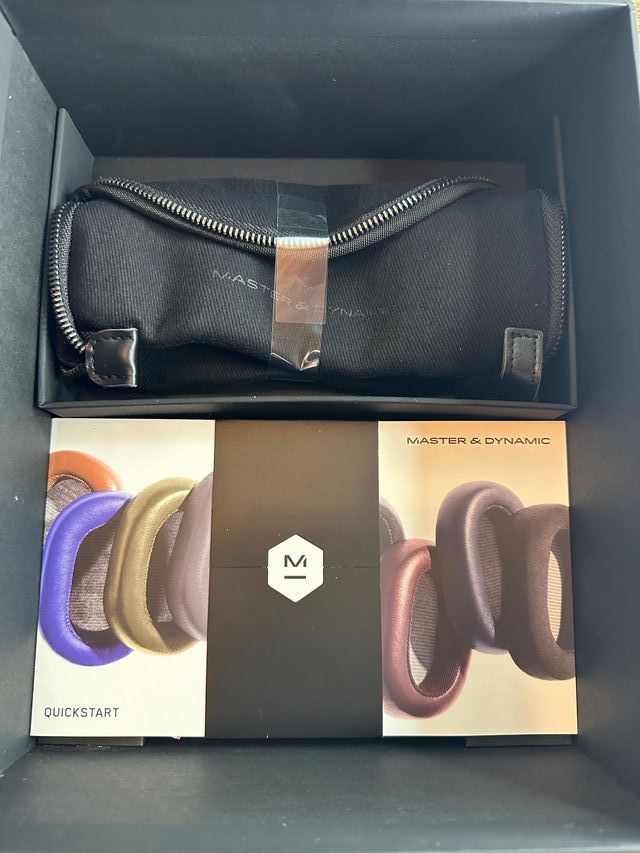 gadgets Tag Heuer: cuffie + cassa + chiavetta usb