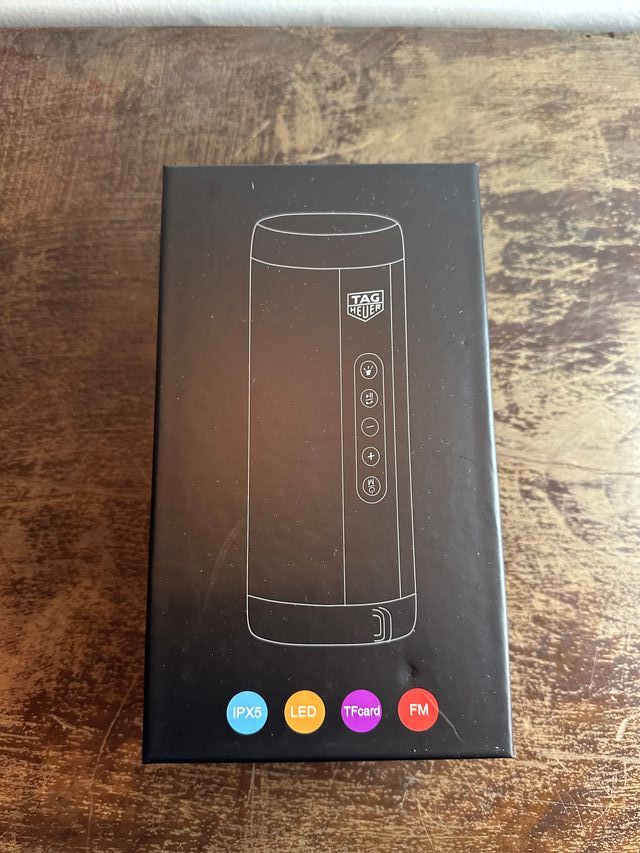 gadgets Tag Heuer: cuffie + cassa + chiavetta usb