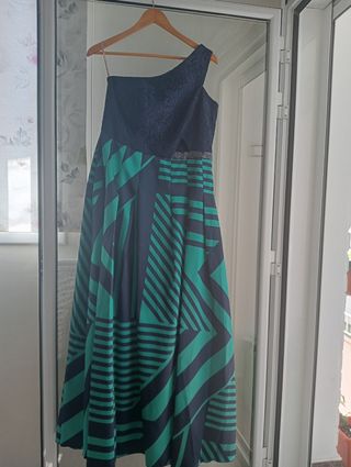 Conjunto vestido con zapatos de tacón 
