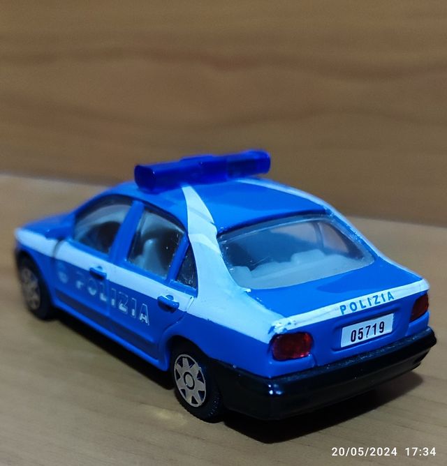 Modellino macchinina Fiat Marea Polizia 1999
