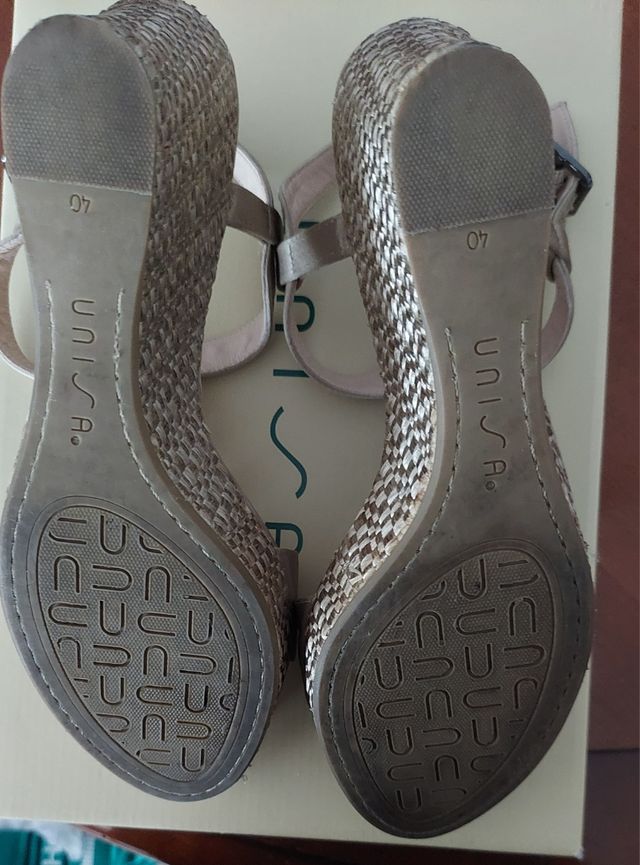 SANDALIA CUÑA UNISA