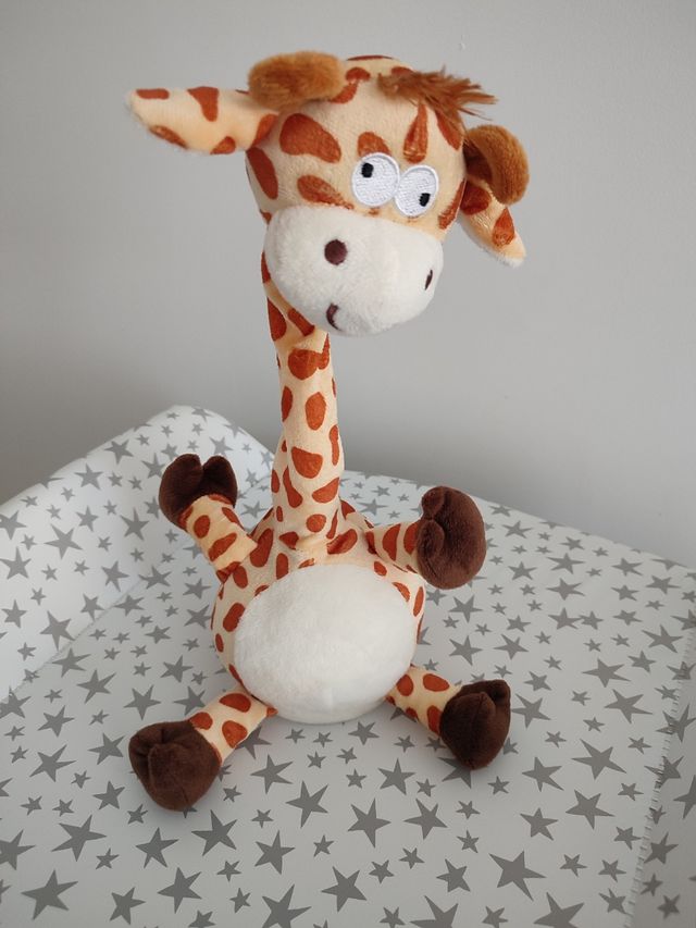 Peluche interactivo jirafa Ale-hop