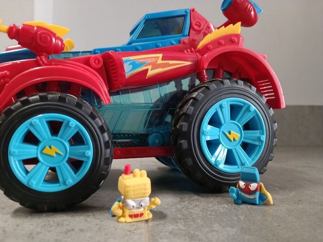 Superthings. PlaySet Héroe Truck