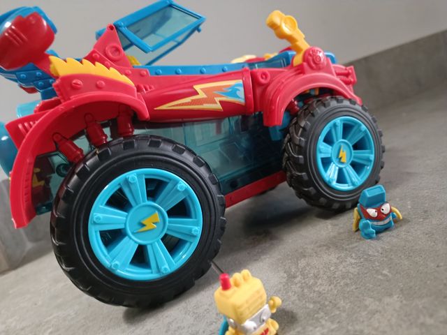 Superthings. PlaySet Héroe Truck