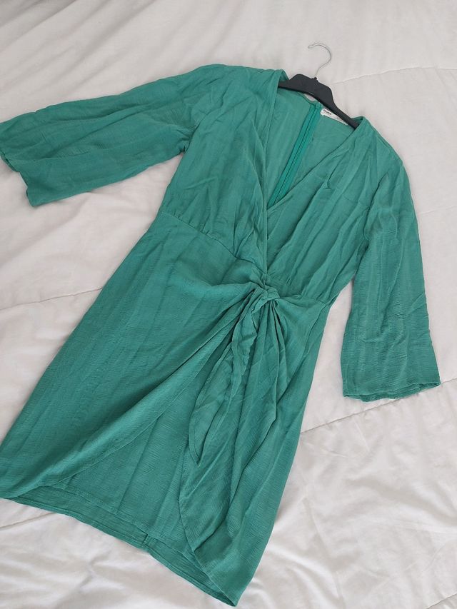 Vestido verde pull and bear