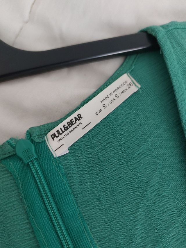 Vestido verde pull and bear