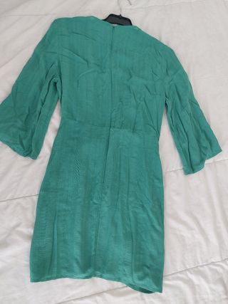 Vestido verde pull and bear