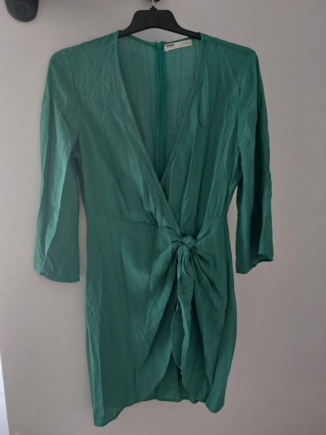 Vestido verde pull and bear