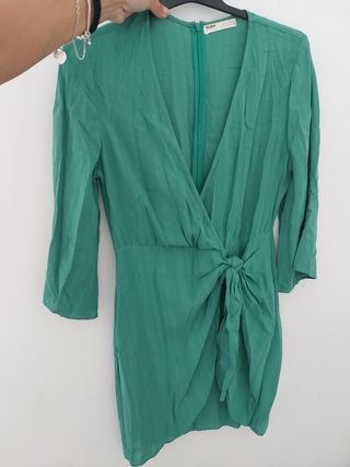 Vestido verde pull and bear