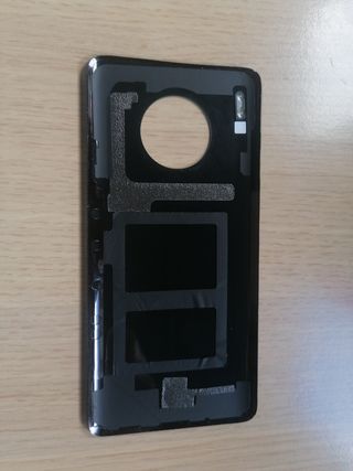 Huawei Mate 30., coperchio della batteria. 