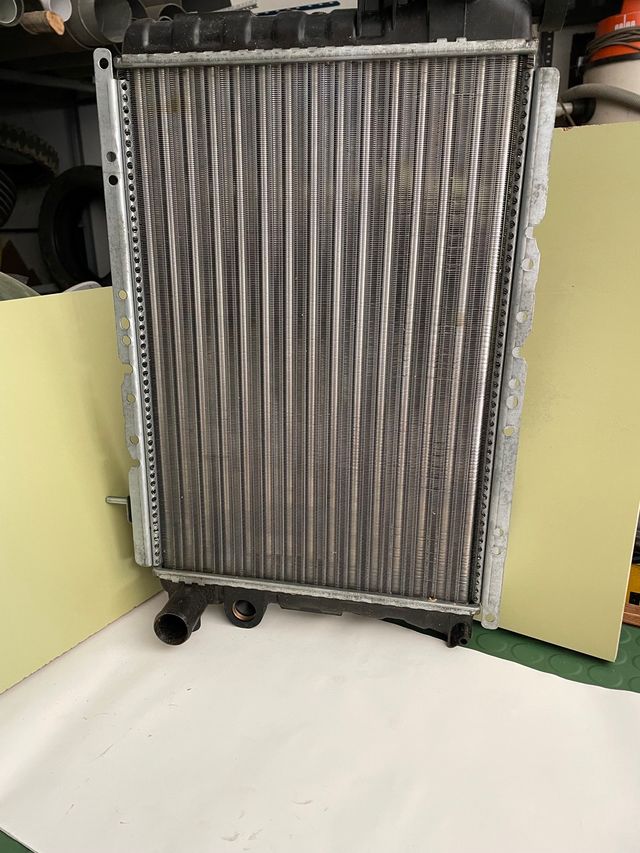 Radiador renault 5. Consultar precio.