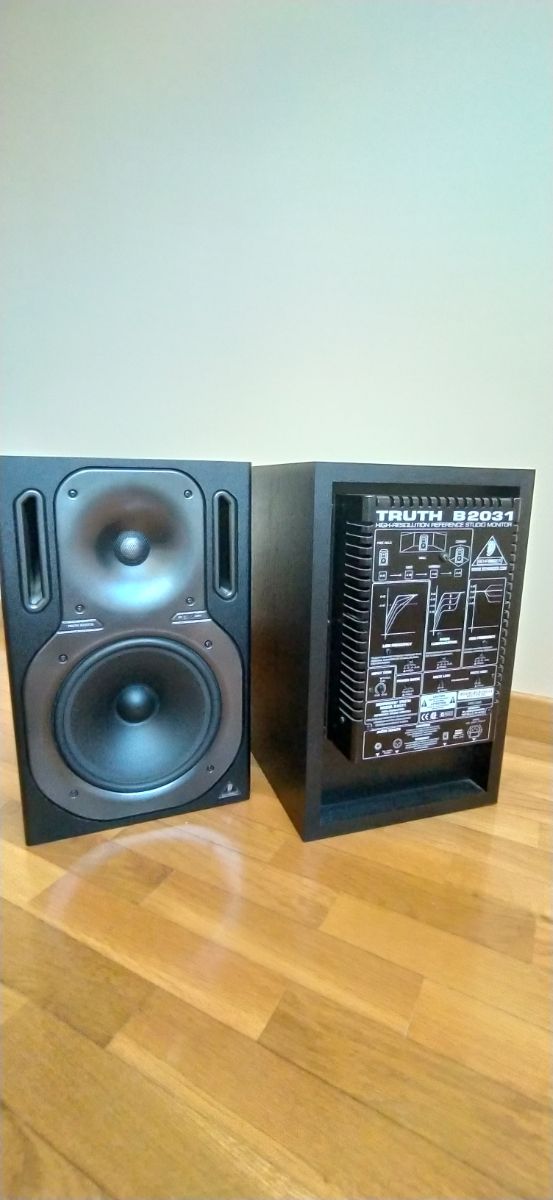 Altavoces de estudio