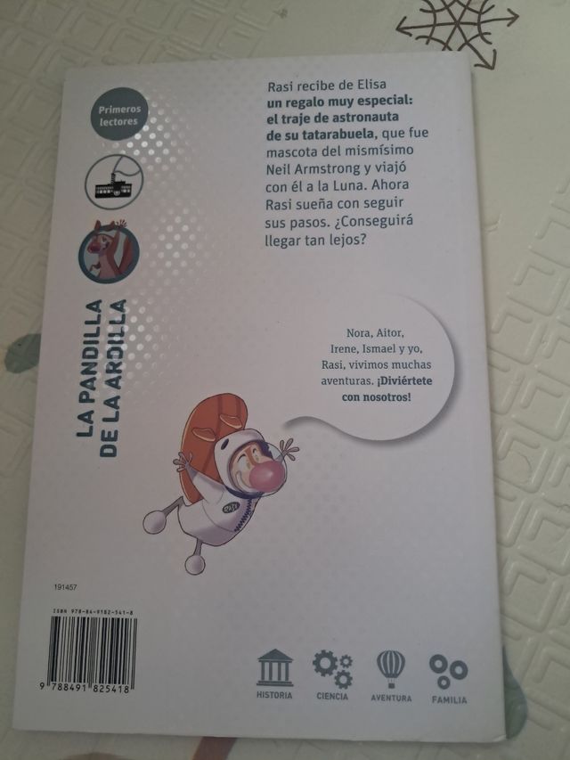 Rasi en la luna, libro+Peluche