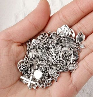 Colección dijes o charms o abalorios pequeños