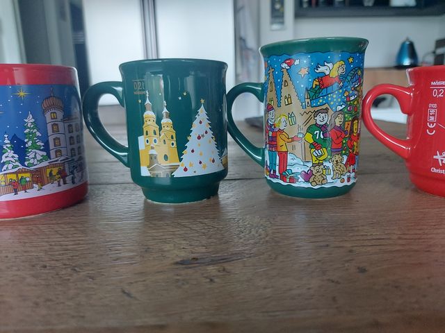 Tazze dei mercatini di Natale Europa nuove
