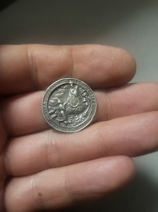 Se vende moneda o medalla de la virgen de la cabez