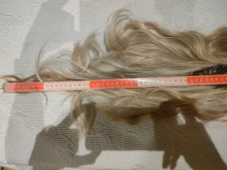 Peluca rubia con flequillo 