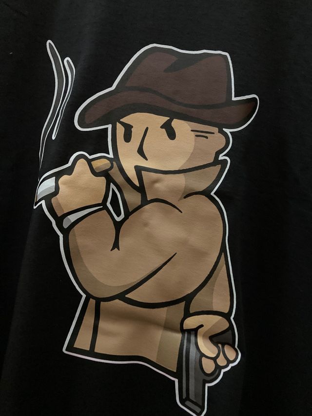 Maglietta fallout + cassette + adesivi