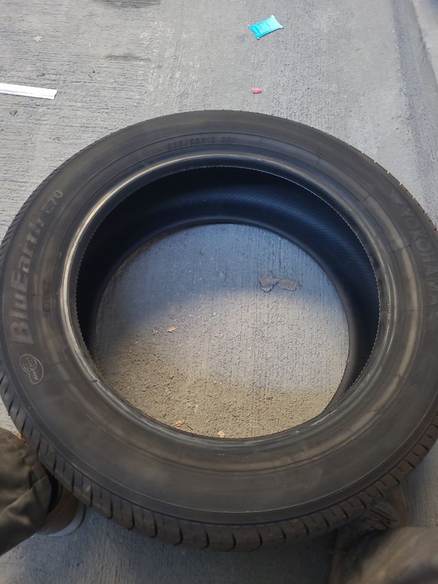 Neumatico yokohama al 90%