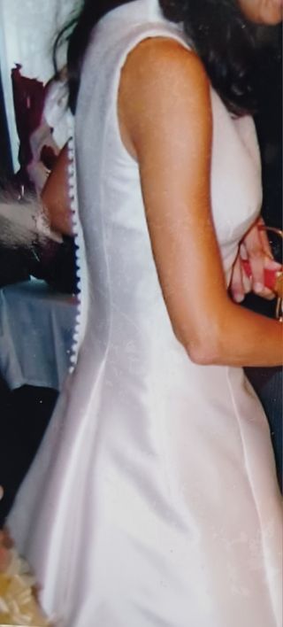 Vestido de novia, velo y cancán