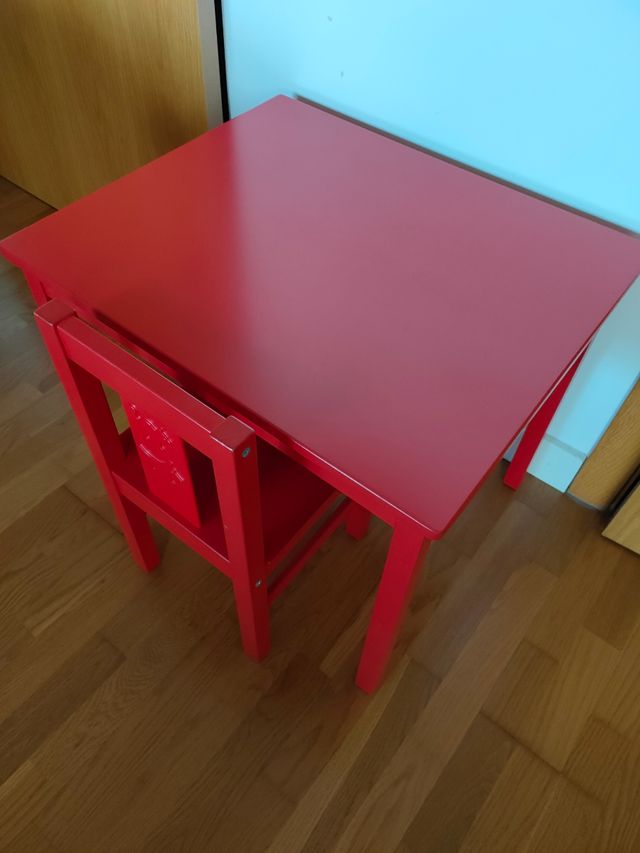 Mesa y silla infantil Ikea