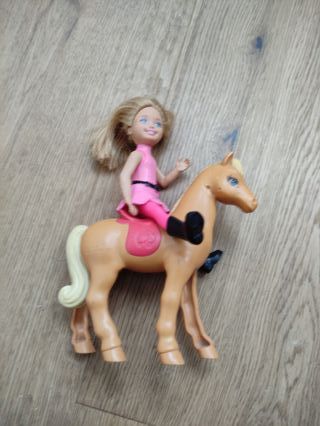 Barbie niña con pony
