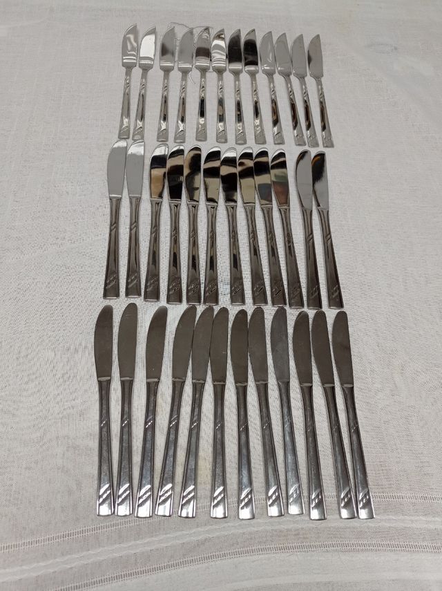 Cubertería.De 112 piezas.