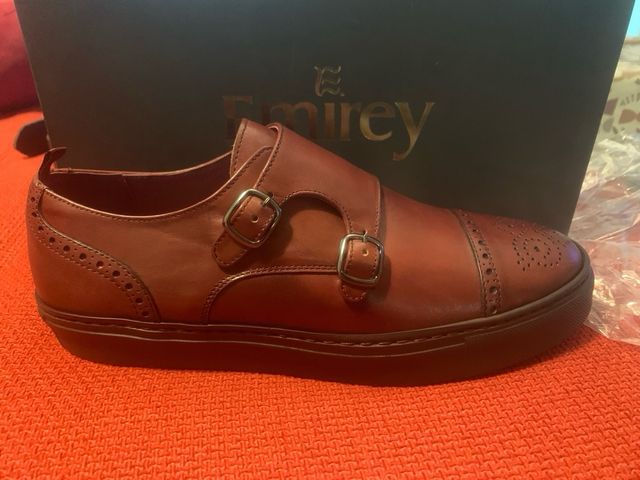 Preciosos zapatos piel Emirey.