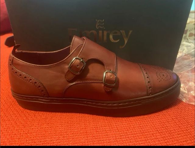 Preciosos zapatos piel Emirey.