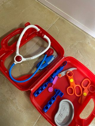 Maletín de médico de juguete