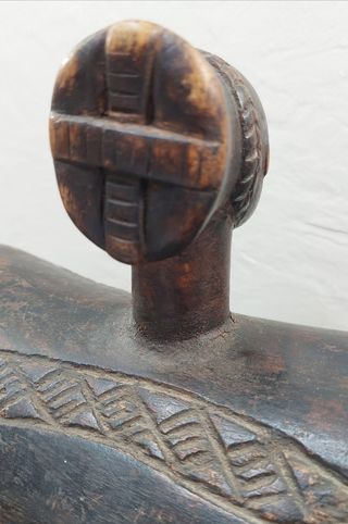 Antigua mochila caja LUBA del Congo RDC