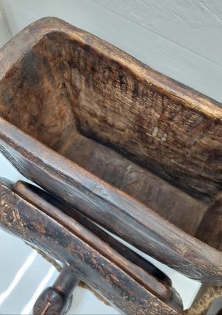 Antigua mochila caja LUBA del Congo RDC