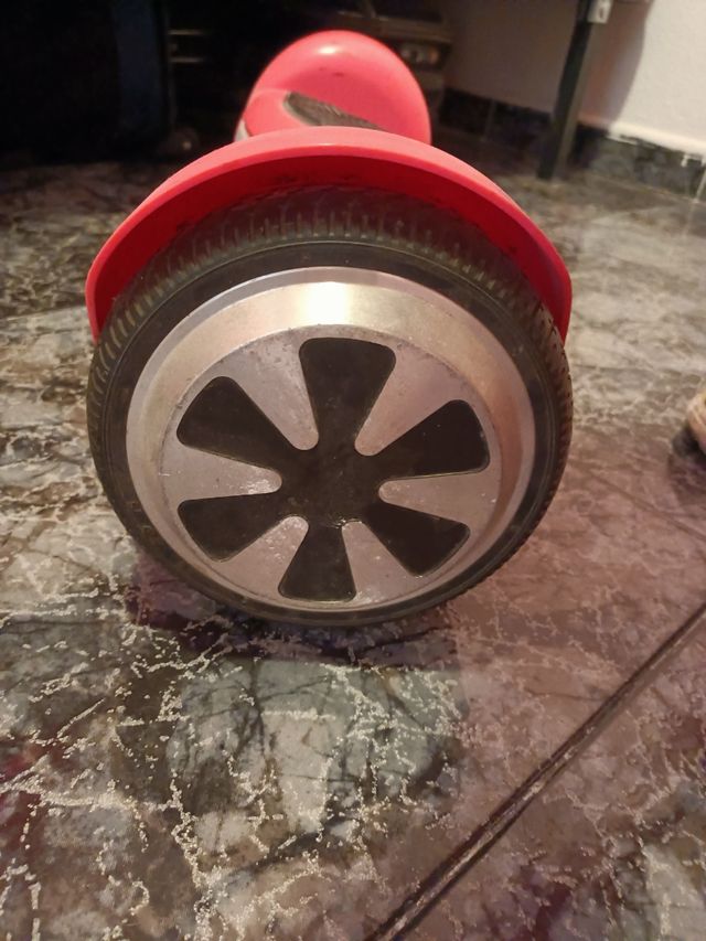 Patinete eléctrico color rosa