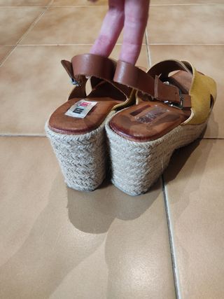 Sandalias piel Mustang 
