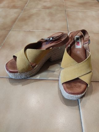 Sandalias piel Mustang 