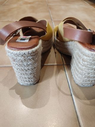 Sandalias piel Mustang 