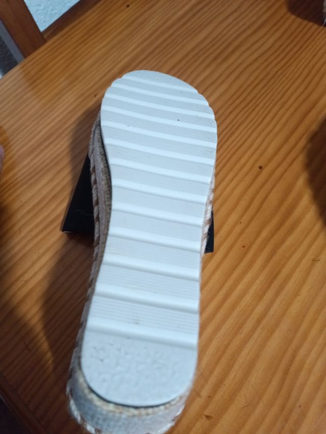 Chanclas playeras con cuña nuevas