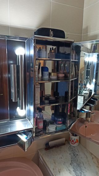 Espectacular armario de baño con espejo