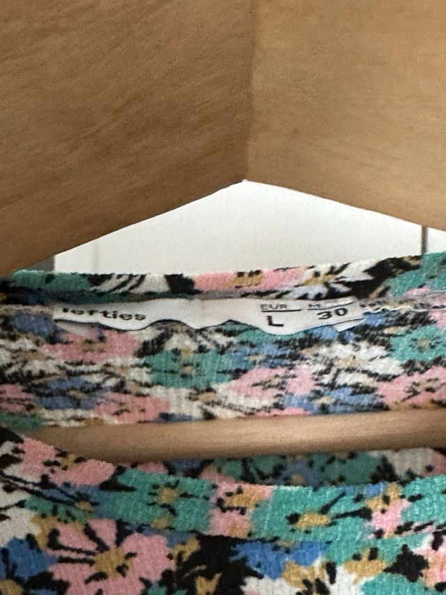 Vestido de flores de Lefties (talla L)