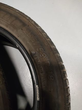 Tres ruedas michelin.