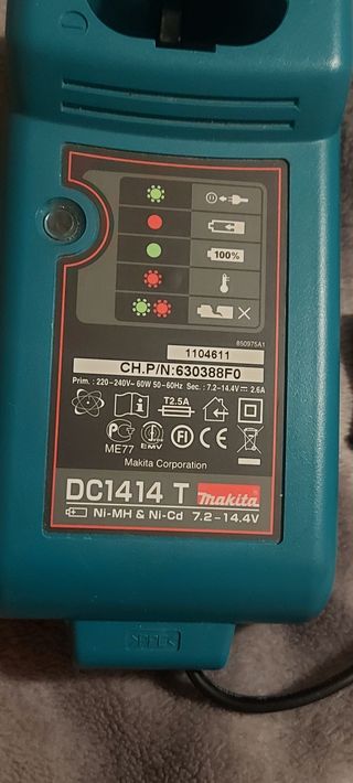 Cargador Makita DC1414T