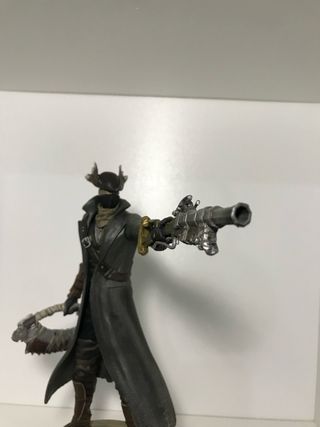 BloodBorne Hunter Statue