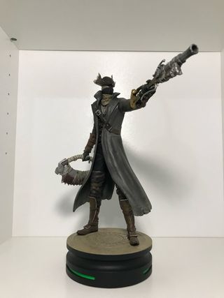 BloodBorne Hunter Statue