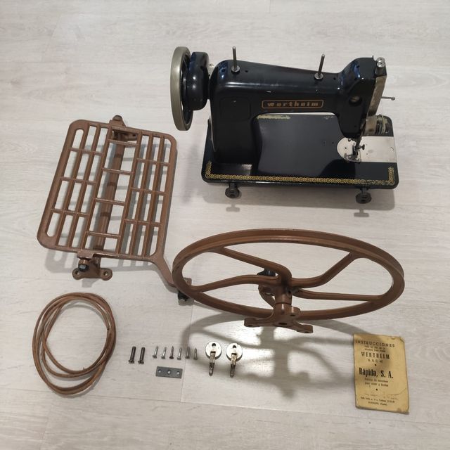 Máquina de coser antigua